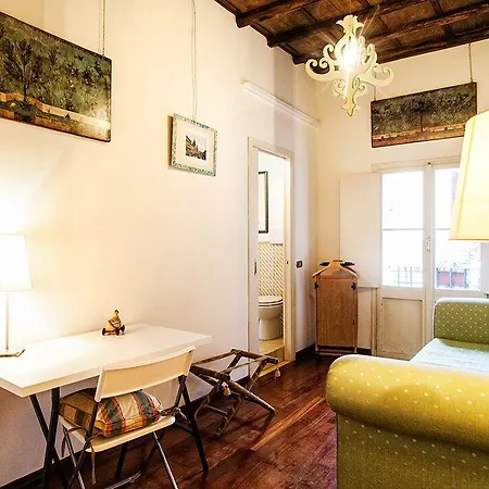 Clock Terrace House * Rom