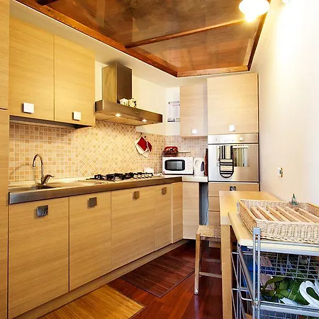 Clock Terrace House Apartment Rom