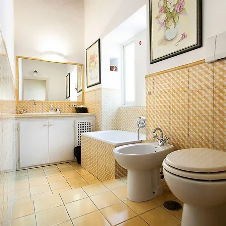 Clock Terrace House Apartment Rom